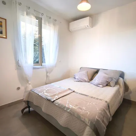 Garden House With Ac In The Maquis * Cauro